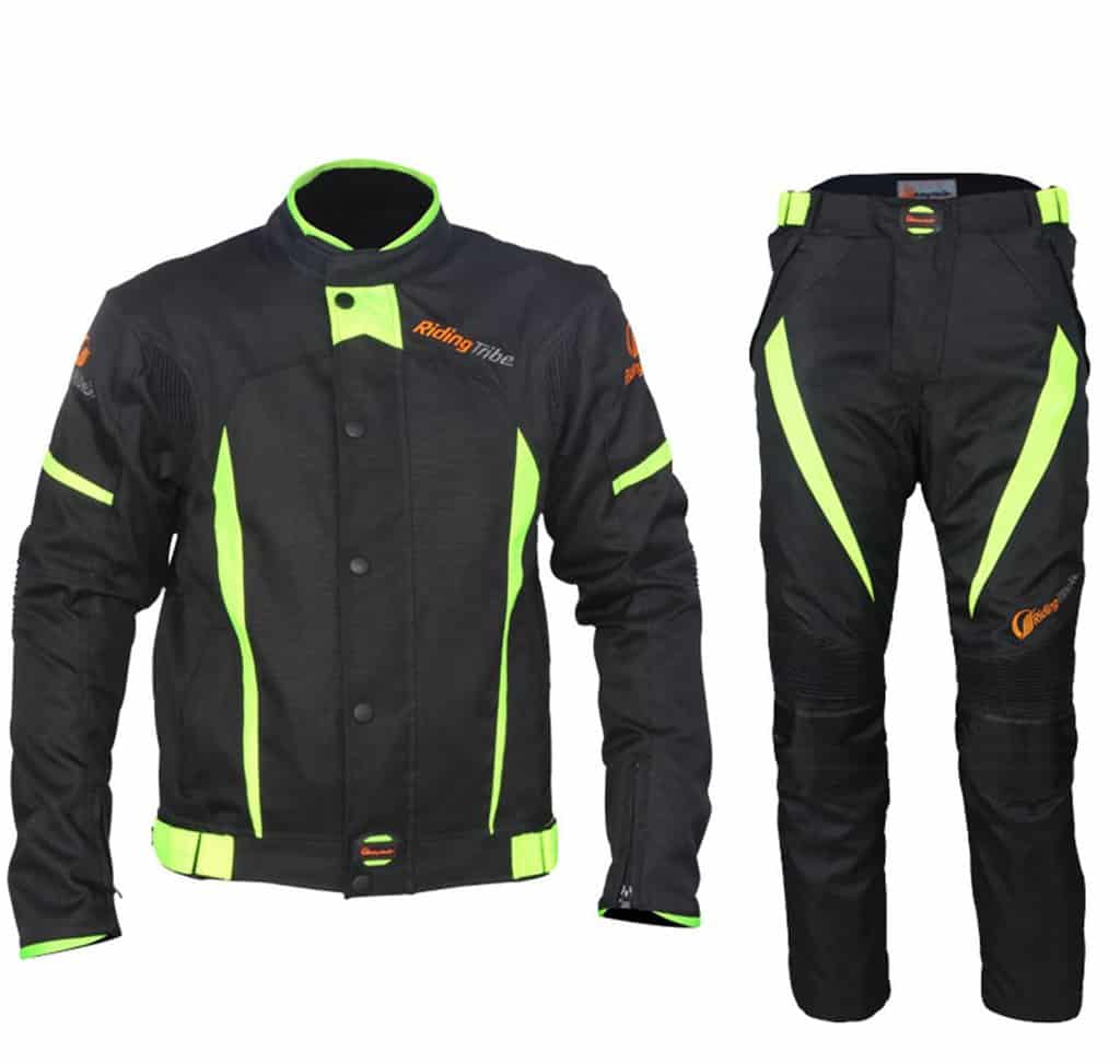 Best Motorcycle Rain Suit: Tips on How to Choose the Best Item
