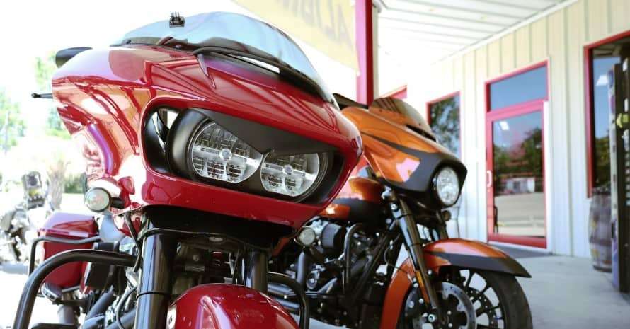 street glide vs road king