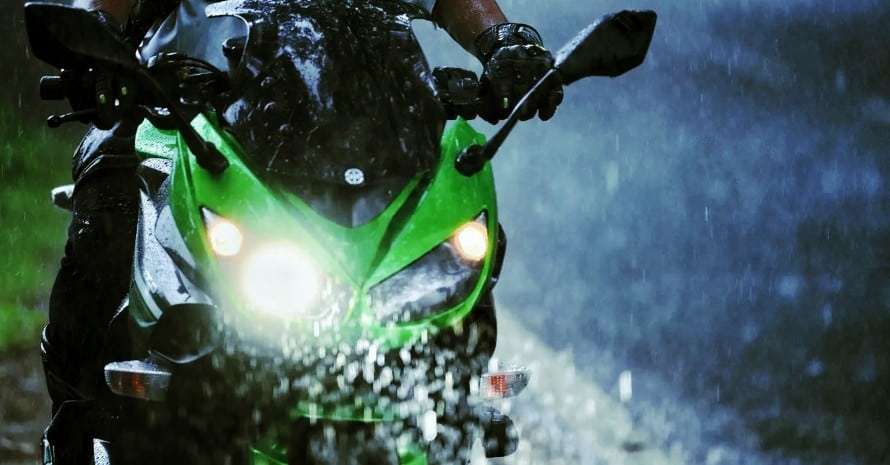 ride a motorcycle in the rain